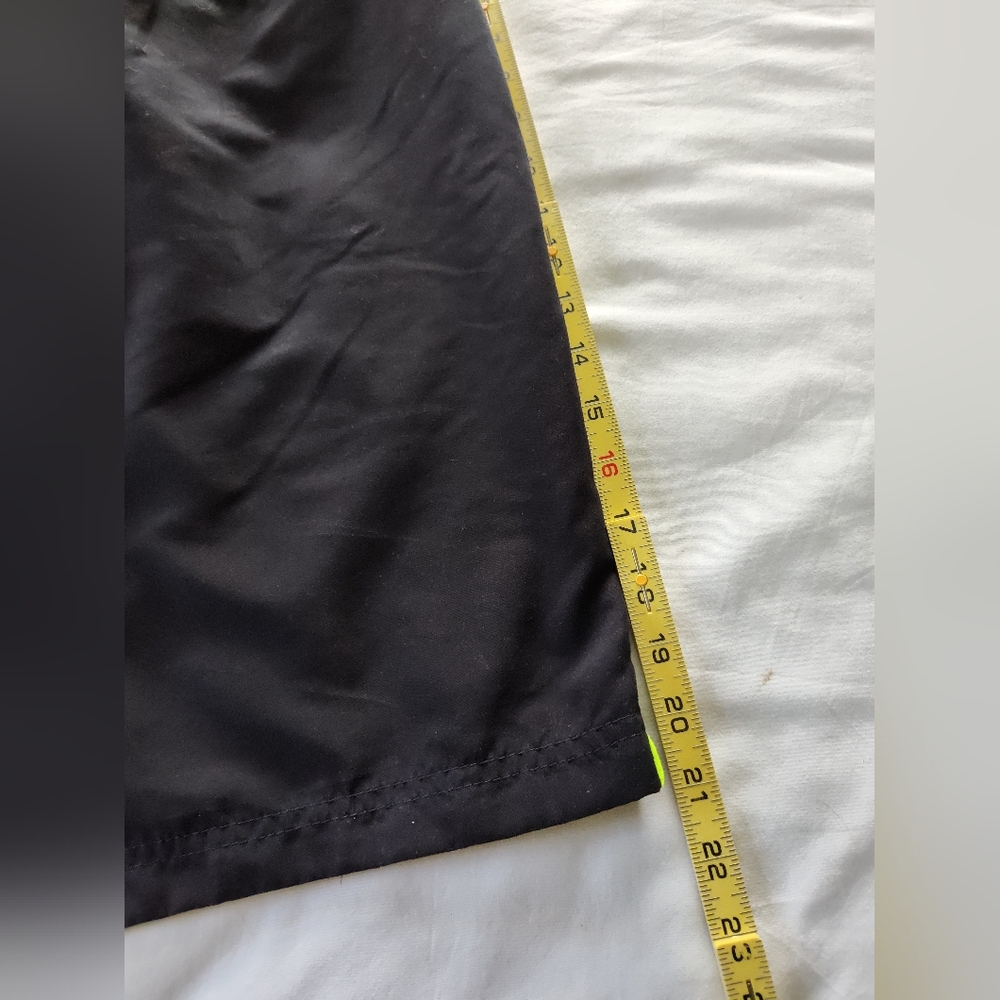 SPEEDO Men's Swim Trunks. Size XXL. 8 1/2" Inseam. Lined Inside. - Picture 8 of 8